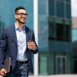Hommes : Comment rester élégant au bureau quand il fait chaud ?